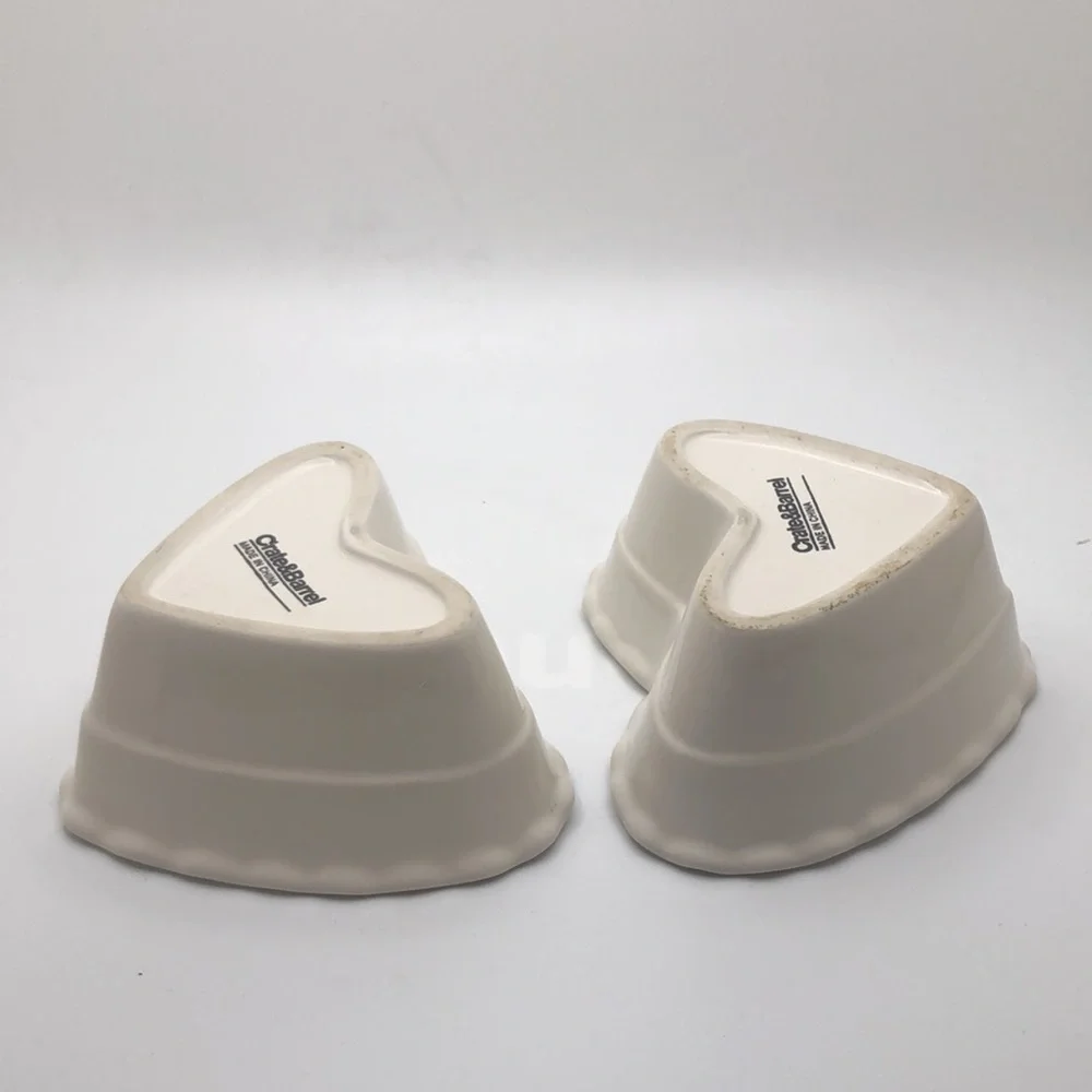 Crate & Barrel 2 White Ceramic Heart-Shaped Baking Dishes. VTG Romantic EC